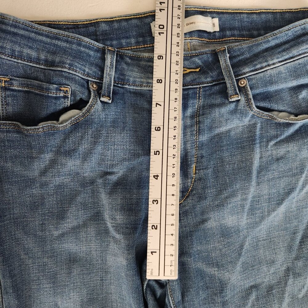 Levis Womens Mid Rise Skinny Jeans Size 8 Medium Wash Denim PUCKERING - Picture 7 of 16